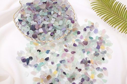 YATOJUZI 1.5lb Fluorite Aquarium Gravel Rocks Natural Tumbled Healing Crystal Chips Bulk Gemstones Crushed Stones for Fountain Vase Filler Planters Decorative Fish Tank Potted Reiki Energy Balancing